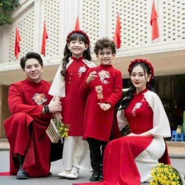 Áo dài Tết gia đình đỏ tay trắng may mắn Phù Dung truyền thống cách tân AD002 - 185k