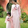 Áo dài Tết Phụng Nghi – Gấm vân điệp đứng form bố, gấm châu sa mềm mịn mẹ – 257k 4