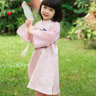 Áo dài Tết Phụng Nghi – Gấm vân điệp đứng form bố, gấm châu sa mềm mịn mẹ – 257k 6