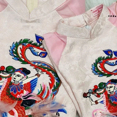 Áo dài Tết Phụng Nghi – Gấm vân điệp đứng form bố, gấm châu sa mềm mịn mẹ – 257k 8