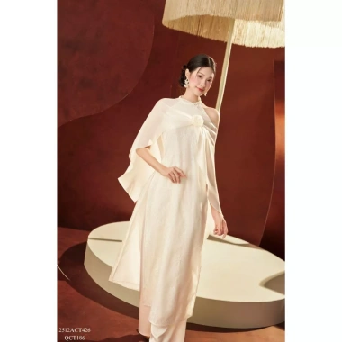 Áo dài Tết TIINSTORE cổ yếm dây phối khăn choàng 2.512ACT426 - Giá ưu đãi 945.000₫