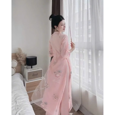 Áo dài tơ tay lỡ cổ tròn hoa sen cá chép quần suông dài chất Kate NANA du xuân Tết