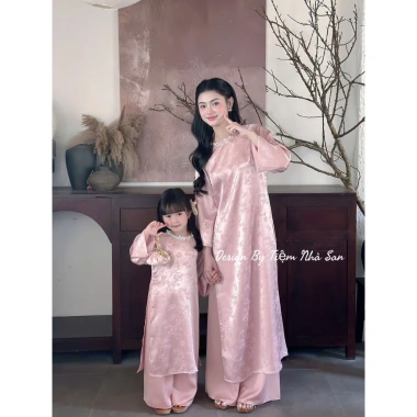 Áo Dài Trúc Thọ Mẹ & Bé Gái Cách Tân Suông Gấm Cao Cấp Tặng Bờm Xốp 318.800₫ 9