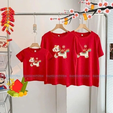 Áo Gia Đình Famistyle áo thun Tết đỏ in Ngựa cotton 100% mát mẻ, in bền, giá 129.000 Áo Gia Đình Famistyle áo thun Tết đỏ in Ngựa cotton 100% mát mẻ, in bền, giá 129.000