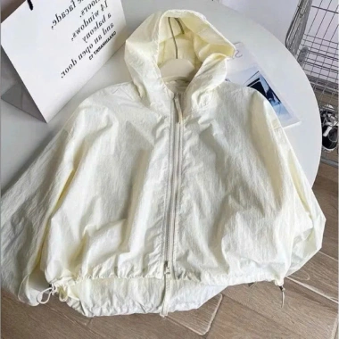 Áo Gió Nữ Croptop Nhăn Dáng Có Mũ - Chất Gió Cao Cấp, Giá Chỉ 69k Đón Tết