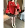 Áo Hoodie Nữ Màu Đỏ Tết Dương Lịch – Con Ngựa Nhỏ, Vải In, Vòng Cổ Tròn Form Rộng, Giá 200k 3