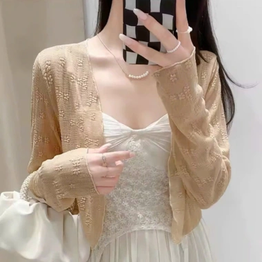 Áo khoác cardigan croptop dài tay nữ vải len lưới hoa xuyên thấu 68.000₫ 6 Áo khoác cardigan croptop dài tay nữ vải len lưới hoa xuyên thấu 68.000₫ 6