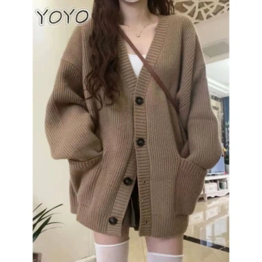 Áo khoác cardigan dệt kim unisex thu đông, màu trơn rộng rãi, giảm 20% - 154.700₫ 5 Áo khoác cardigan dệt kim unisex thu đông, màu trơn rộng rãi, giảm 20% - 154.700₫ 5