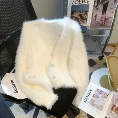 Áo khoác cardigan ngắn dài tay QCCC RUBY, len lông thỏ mịn, cổ V, màu trắng và đen, giá chỉ 243k