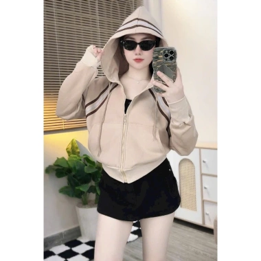 Áo khoác chống nắng nữ viền nón ngực tay xỏ ngón - Đơn giản, đẹp sang, chỉ 97.000 VND 4 Áo khoác chống nắng nữ viền nón ngực tay xỏ ngón - Đơn giản, đẹp sang, chỉ 97.000 VND 4