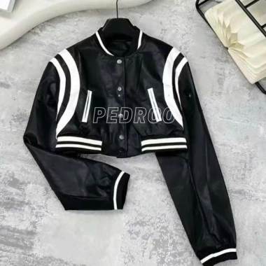 Áo khoác croptop da bomber viền vai trắng Teddy hottrend siêu thịnh hành, giá 115k 3