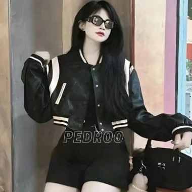 Áo khoác croptop da bomber viền vai trắng Teddy hottrend siêu thịnh hành, giá 115k 4