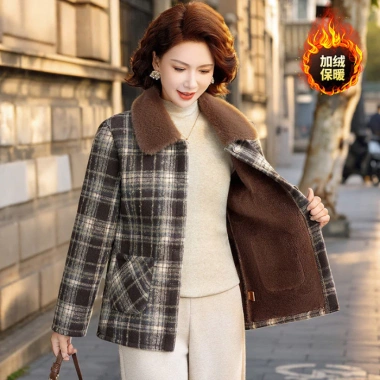 Áo khoác dạ caro lót lông dày ấm áp cho mẹ trung niên – Mặc Tết đẹp, chỉ 429.600₫ 10