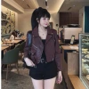 Áo khoác da croptop vest cổ, kèm đai 2 màu đỏ-đen – HV, giảm giá còn 289.998₫ 7