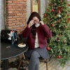 Áo khoác dạ Tweed bông xù cúc bọc vải túi ngang SURAN TWEED đỏ burgundy tết Noel 4