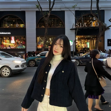Áo khoác dạ tweed nữ navy ngắn croptop mùa thu đông Tết 2.024 Noiree MA344 249k 5 Áo khoác dạ tweed nữ navy ngắn croptop mùa thu đông Tết 2.024 Noiree MA344 249k 5