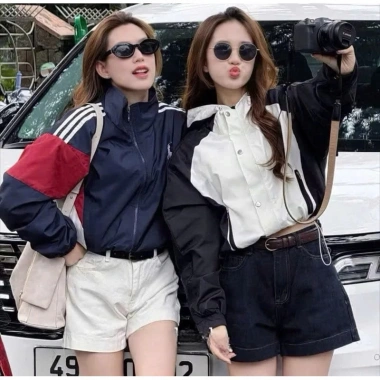 Áo khoác gió 2 lớp thêu ngựa kẻ sọc, thể thao nam nữ, chất gió lạnh, dây rút - MIU MIU 146k