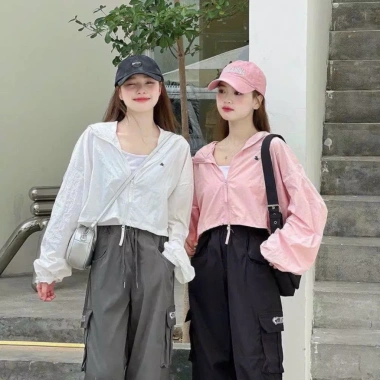 Áo khoác gió mỏng croptop nữ – Túi 2 khóa, Quảng Châu, size M/L, giảm còn 125k