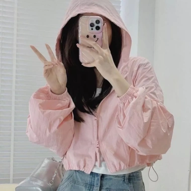 Áo khoác gió mỏng croptop nữ – Túi 2 khóa, Quảng Châu, size M/L, giảm còn 125k