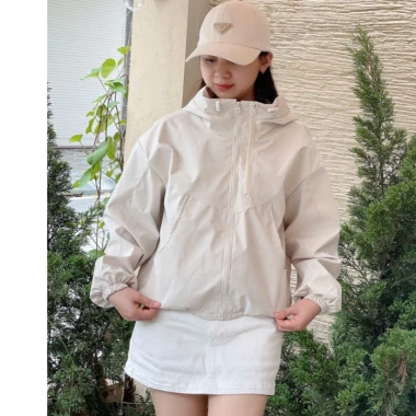 Áo khoác gió nữ 2 lớp lót lụa, 2 túi ngoài, khóa cách điệu cổ - mẫu 2.025 giá ưu đãi 119k