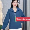 Áo khoác gió nữ 2 lớp thời trang 2.025 – Vải tráng bạc chống nước, in chữ ngực, 12 màu, size 38‑75kg 2