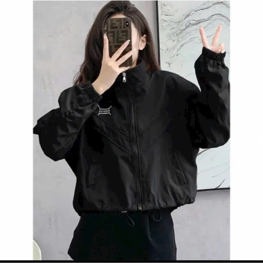 Áo khoác gió nữ From ngắn 2 lớp năng động, thoải mái - chỉ 149.000đ