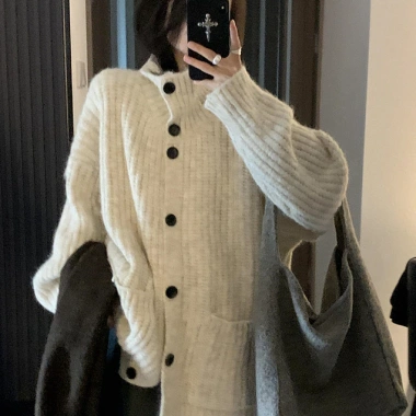 Áo khoác len cardigan cổ cao dệt kim mùa đông rộng hottrend Tết 2.026 giá 343k
