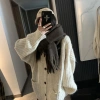 Áo khoác len cardigan cổ cao dệt kim mùa đông rộng hottrend Tết 2.026 giá 343k 2