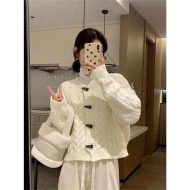 Áo khoác len cardigan dệt kim dày dặn cúc khuy sừng hottrend Giao trước Tết - Giá chỉ 179.000đ