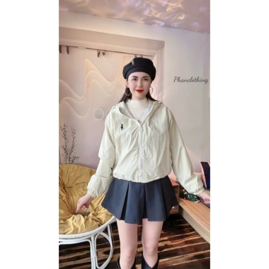 Áo khoác nữ gió lụa nhăn croptop tay dài mũ, basic thể thao năng động – 179k 2 Áo khoác nữ gió lụa nhăn croptop tay dài mũ, basic thể thao năng động – 179k 2