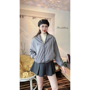 Áo khoác nữ gió lụa nhăn croptop tay dài mũ, basic thể thao năng động – 179k