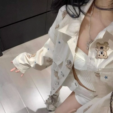 Áo khoác nữ trẻ trung năng động - mẫu mới, giảm giá đến 20%, giá chỉ 443.170₫ 4 Áo khoác nữ trẻ trung năng động - mẫu mới, giảm giá đến 20%, giá chỉ 443.170₫ 4