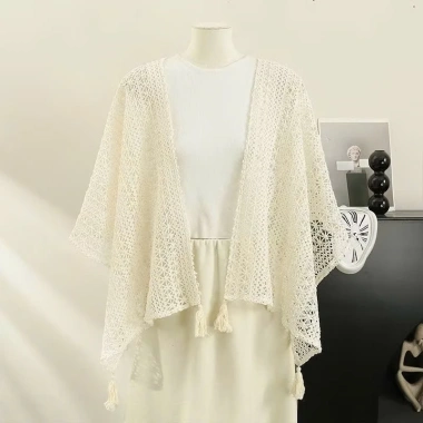Áo khoác ren dệt kim dạng khăn tua rộng cổ trang free size - Sang chảnh du lịch 2.025 6