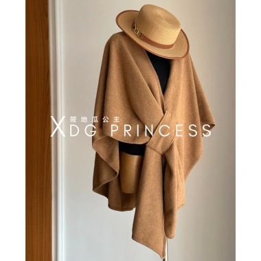 Áo khoác retro cao cấp + khăn choàng chữ thập đục lỗ cho phụ nữ thu đông Giá ưu đãi 323k