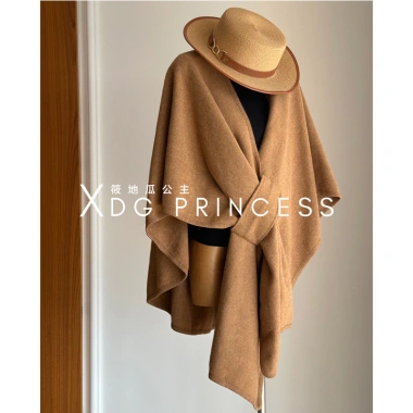 Áo khoác retro cao cấp + khăn choàng chữ thập đục lỗ cho phụ nữ thu đông Giá ưu đãi 323k