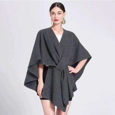 Áo khoác retro cao cấp + khăn choàng chữ thập đục lỗ cho phụ nữ thu đông Giá ưu đãi 323k