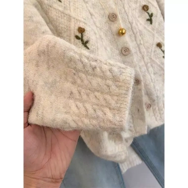 Áo len cardigan dài tay họa tiết hoa độc đáo, chất liệu mềm mịn – Giao trước Tết, chỉ 209k 3