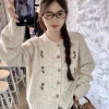 Áo len cardigan dài tay họa tiết hoa độc đáo, chất liệu mềm mịn – Giao trước Tết, chỉ 209k 6