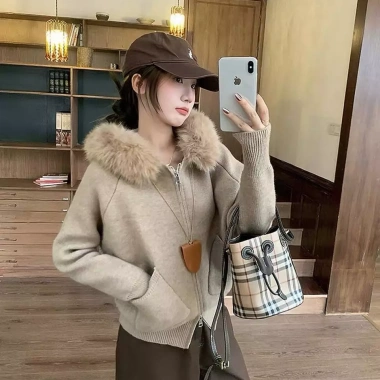 Áo Len Nữ Mũ Lông Dáng Rộng Dệt Kim Dày Ấm Hàn Quốc – Chali L06 Đi Làm Đà Lạt Tết Thu Đông