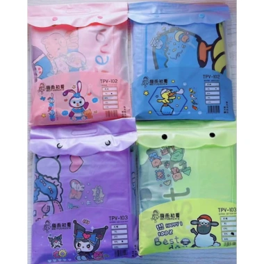 Áo mưa Kurumi cho bé 4‑13 tuổi, rộng đeo balo, tấm chắn, phản quang 106.000₫