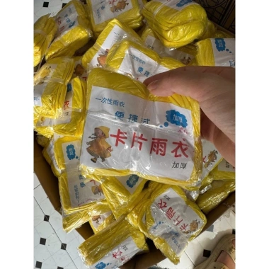 Áo Mưa Nén Gọn Nhỏ Gọn Dùng 1 Lần, Tiện Lợi Bỏ Túi, Phù Hợp Người Lớn và Trẻ Em – Giá 40.000 VND