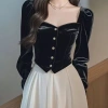 Áo Nhung Đỏ Retro Nữ Cổ Vuông - Phong Cách Tết Nguyên Đán và Giáng Sinh, Giá 218.021₫ 2