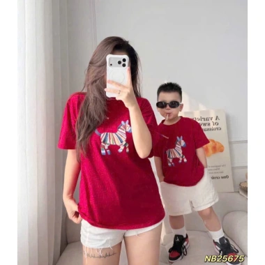 Áo phông gia đình hình ngựa đón Tết 2.026 thiết kế đồng bộ giá ưu đãi 69k