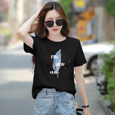 Áo phông nữ dáng rộng Loza RT8.342 in hình lông vũ, thun cotton co giãn 4 chiều, giảm giá 23% 168k 6 Áo phông nữ dáng rộng Loza RT8.342 in hình lông vũ, thun cotton co giãn 4 chiều, giảm giá 23% 168k 6