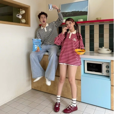 Áo sweater kẻ ngang tay dài cổ polo phong cách Hàn Quốc oversize nỉ mỏng - Giá 145k 6 Áo sweater kẻ ngang tay dài cổ polo phong cách Hàn Quốc oversize nỉ mỏng - Giá 145k 6