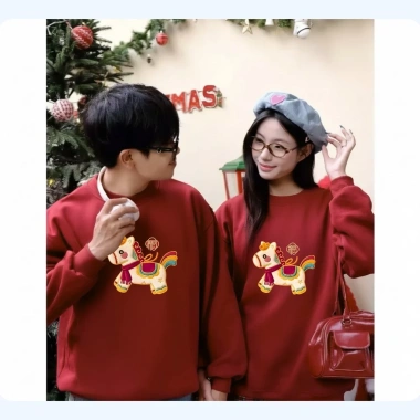 Áo Sweater Tết 2.026 Nỉ Bông Dày Ấm Áp In Hình Ngựa Đáng Yêu và Hộp Quà Tặng - Giá 225k