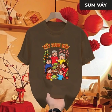 Áo Thun Tết 2.026 SUM VẦY Unisex Hạnh Phúc Cổ Tròn Vải CVC Cá Sấu Không Xù In Sắc Nét