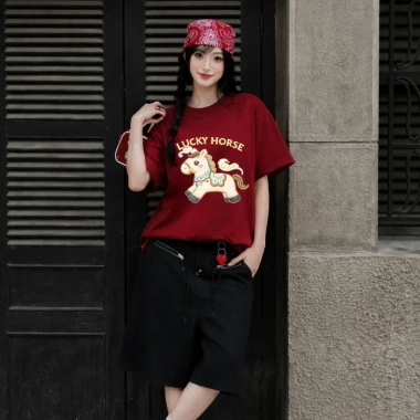 Áo thun unisex UX30-1.123 Tết 2.026 hình ngựa trắng Lucky Horse dáng oversized WETEE giá 205.000₫ 5 Áo thun unisex UX30-1.123 Tết 2.026 hình ngựa trắng Lucky Horse dáng oversized WETEE giá 205.000₫ 5