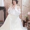 Áo yếm lụa màu be ánh vàng họa tiết hoa sen – Đồ Tết sang trọng, giá 228.000 VNĐ 7