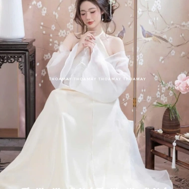 Áo yếm lụa màu be ánh vàng họa tiết hoa sen – Đồ Tết sang trọng, giá 228.000 VNĐ 7 Áo yếm lụa màu be ánh vàng họa tiết hoa sen – Đồ Tết sang trọng, giá 228.000 VNĐ 7